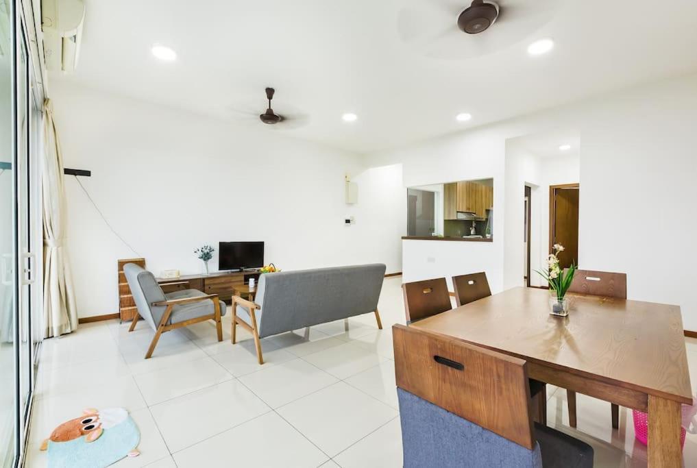 Homestay Grandview 360 Apartemen *